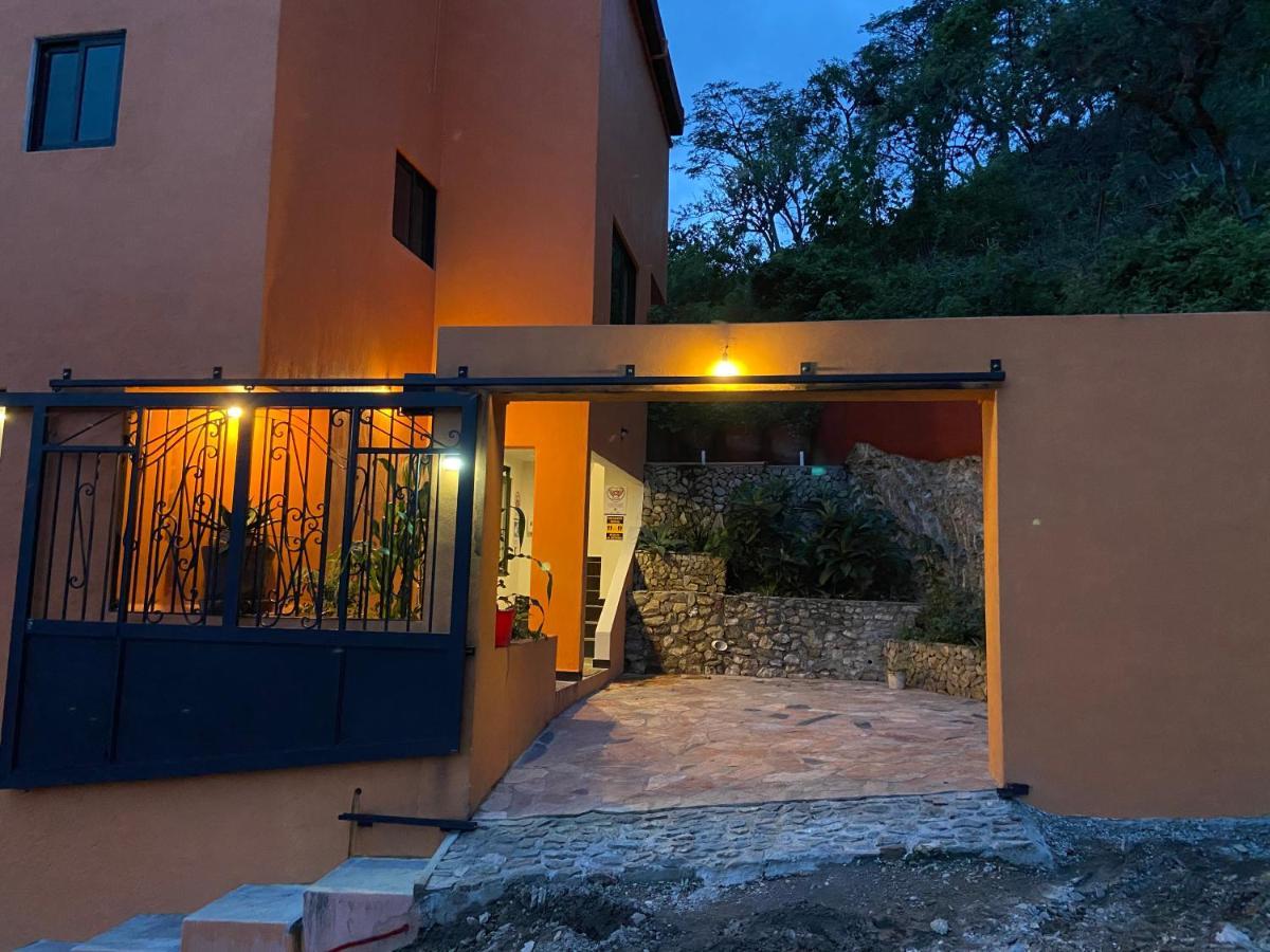 Hospedaje Anturios Valle De Bravo Exterior photo